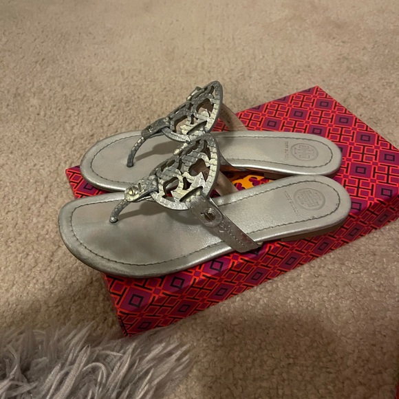 Tori Burch Miller sandal - Picture 2 of 2